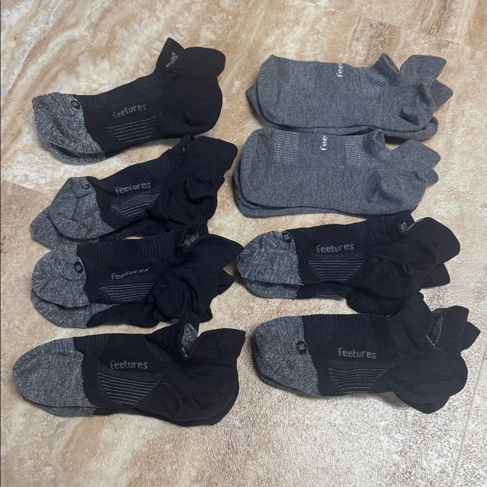 8 Pair Bundle Feetures Elite Max Cushion No Show Tab Socks Size M (black/grey)